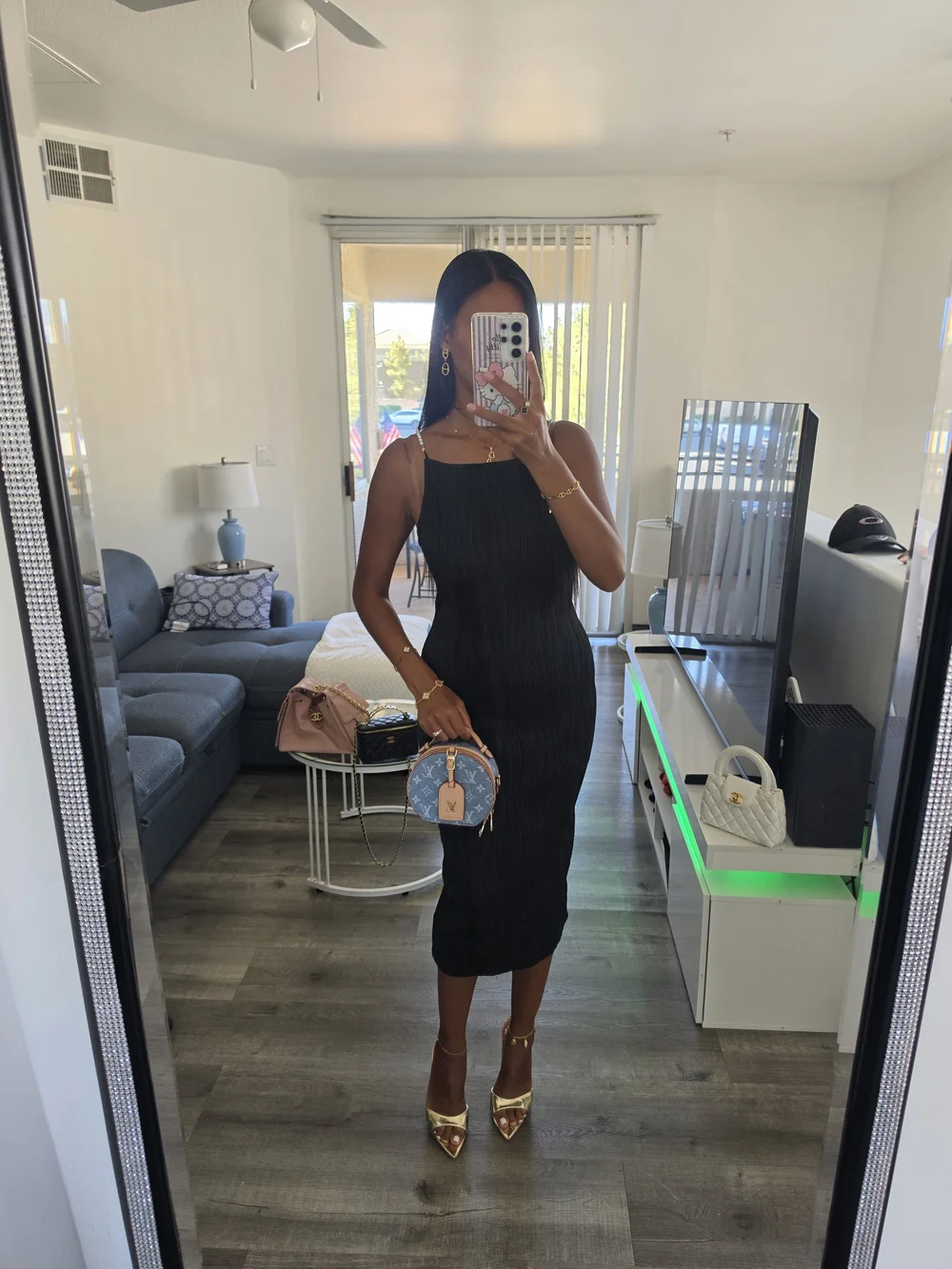 Sleek Black Midi Bodycon Dress - Picture 13 of 17